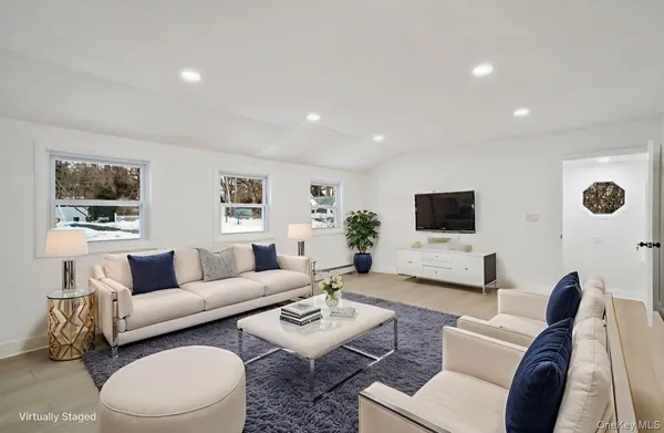 $584,999 | 10 Linda Lane, Central Islip, NY 11722