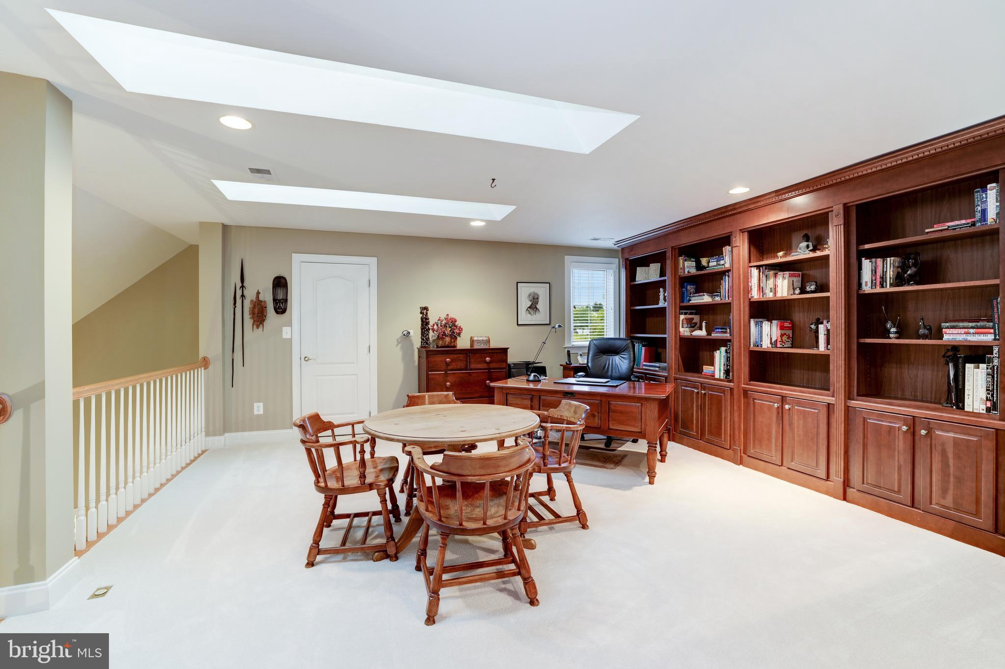 20135 Valhalla Square Ashburn, VA 20147 - Photo 23 of 41 a view of a dining room with furniture