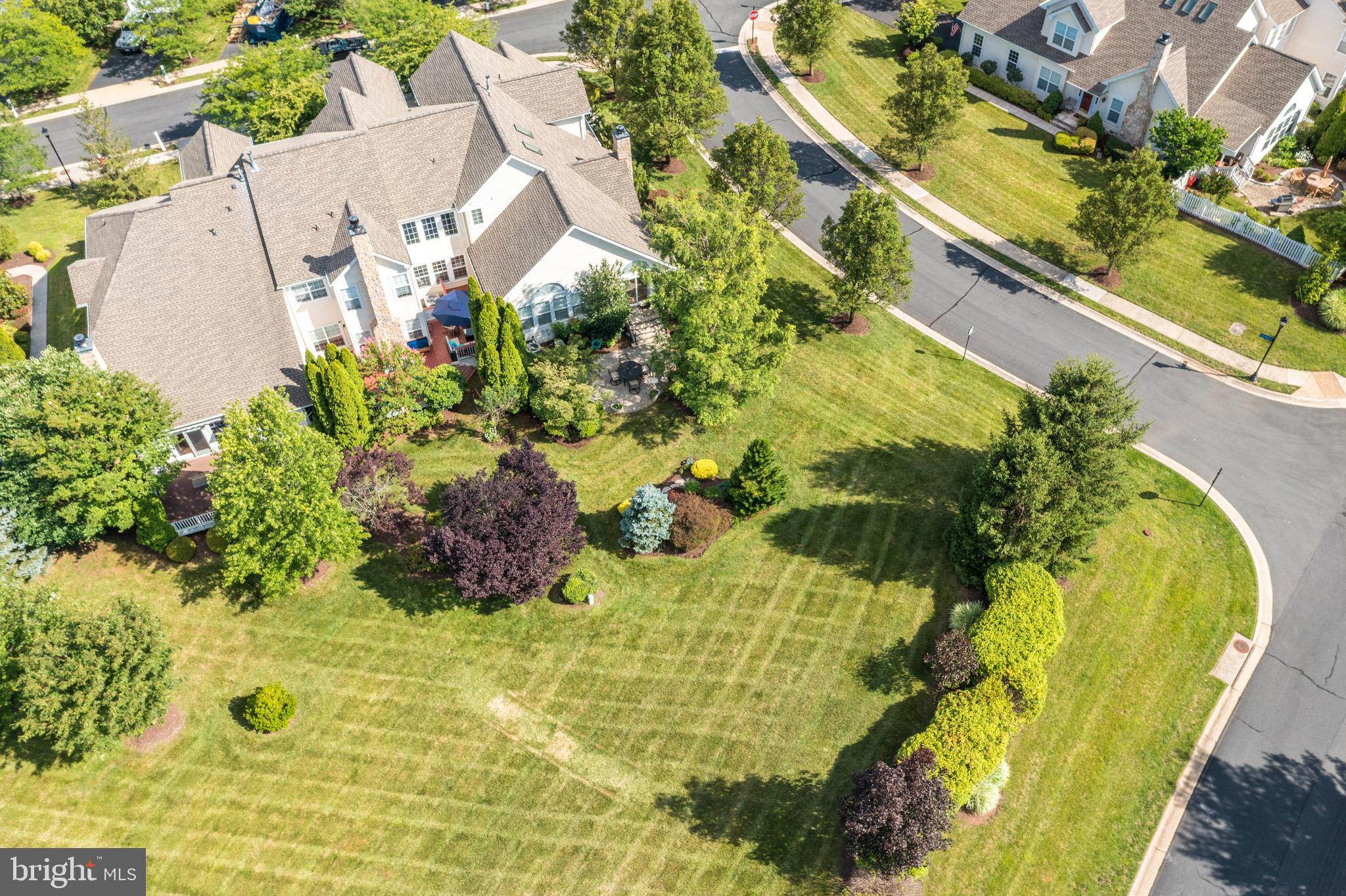 20135 Valhalla Square Ashburn, VA 20147 - Photo 38 of 41 a view of a garden