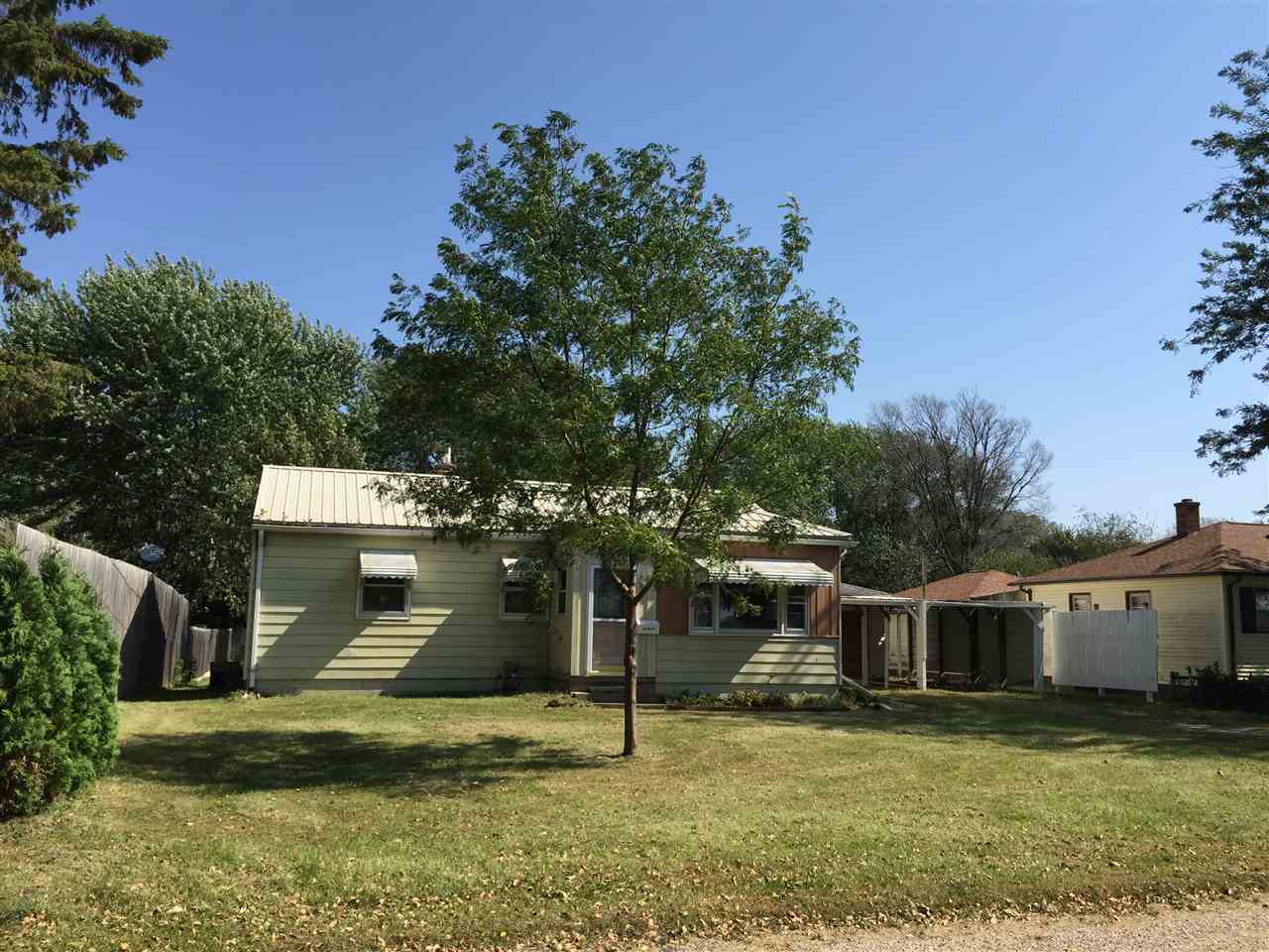 202 2nd Street Waterloo, IA 50702 - Photo 1 of 16 Gallery Image 1