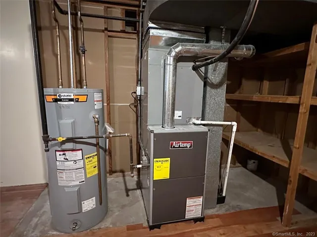 a view of a walk in closet