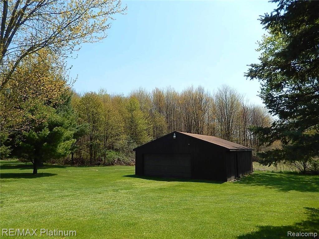 7442 Herbst Road Brighton, MI 48114 - Photo 4 of 70 4.JPG