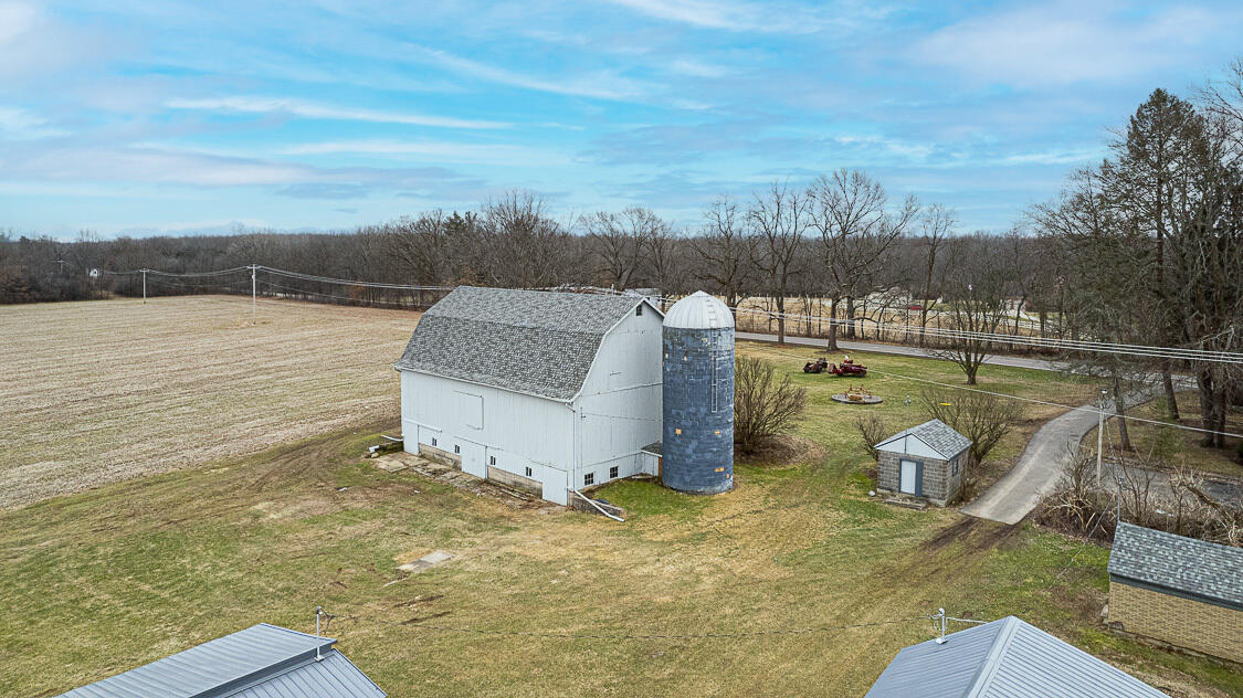 4678 Springport Road Jackson, MI 49201 - Photo 4 of 80 barn Aerials - 4678 Springport Rd Jackso