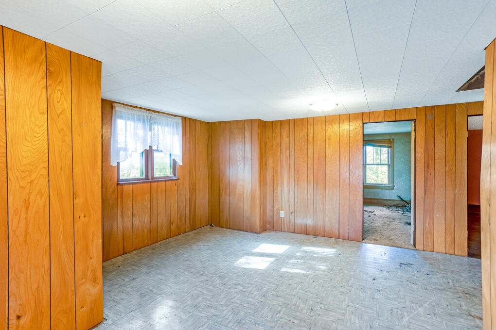 4678 Springport Road Jackson, MI 49201 - Photo 73 of 80 springport dining