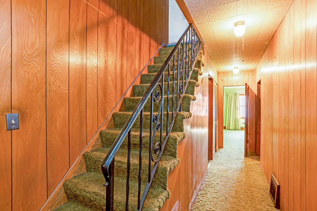 4678 Springport Road Jackson, MI 49201 - Photo 78 of 80 springport stairway