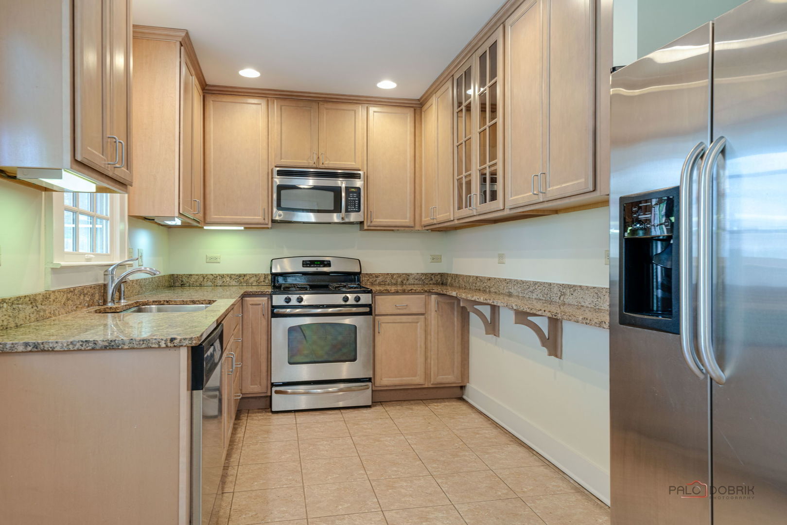 430 North Sheridan Road Waukegan, IL 60085 - Photo 15 of 44