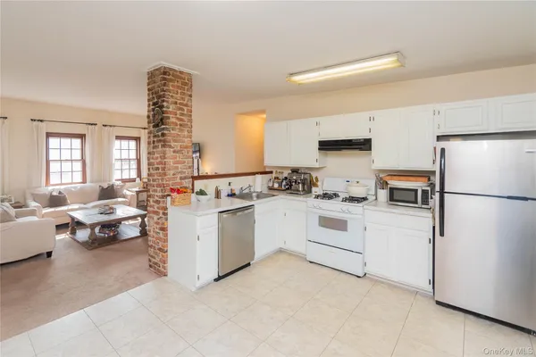 $2,000 | 102 Ward Street, Unit 1, Montgomery, NY 12549