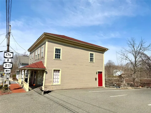 $2,000 | 102 Ward Street, Unit 1, Montgomery, NY 12549