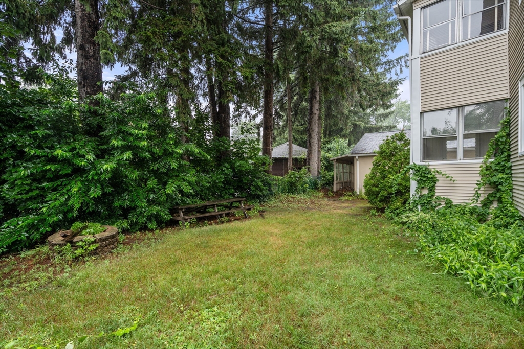 45-47 Janet Street West Springfield, MA 01089 - Photo 33 of 37