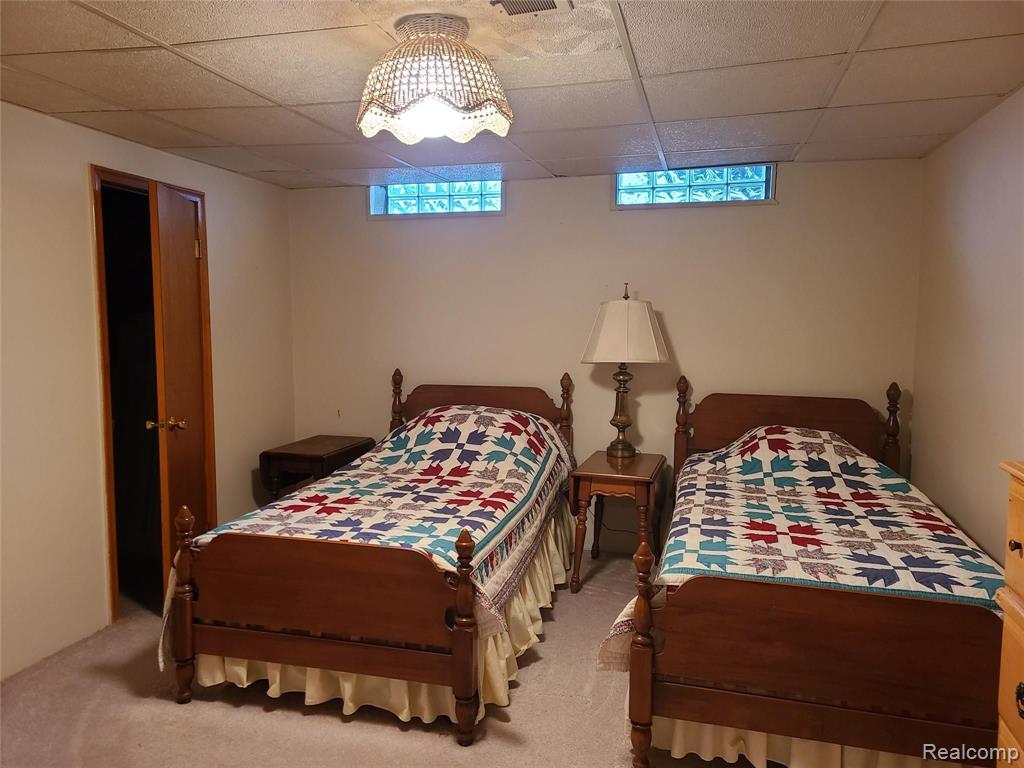 641 Lake Forest Road Rochester Hills, MI 48309 - Photo 29 of 34