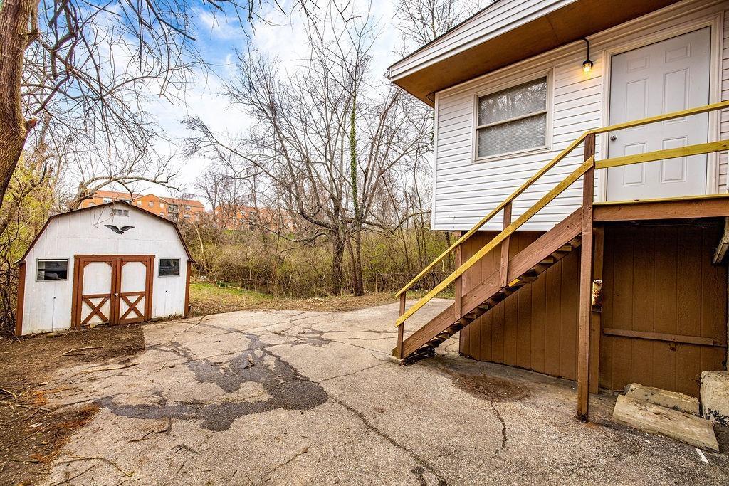 8333 Daly Road Cincinnati, OH 45231 - Photo 4 of 47