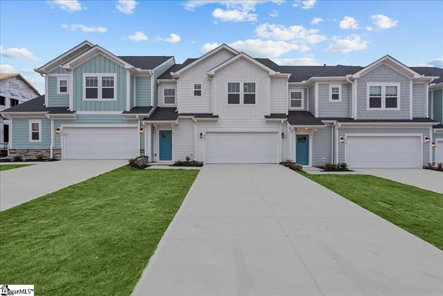 $299,990 | 412 Crestcreek Drive, Anderson, SC 29621