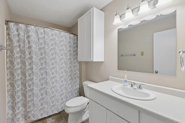 $210,000 | 3 Somerset Drive, Waconia, MN 55387