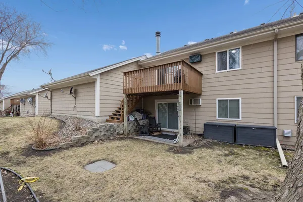 $210,000 | 3 Somerset Drive, Waconia, MN 55387