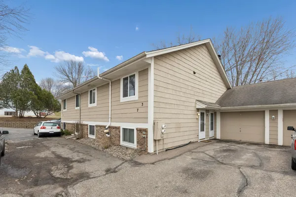 $210,000 | 3 Somerset Drive, Waconia, MN 55387