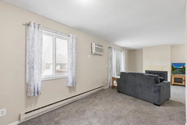 $210,000 | 3 Somerset Drive, Waconia, MN 55387