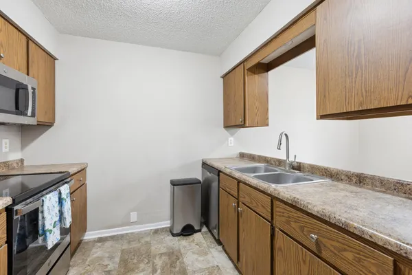 $210,000 | 3 Somerset Drive, Waconia, MN 55387