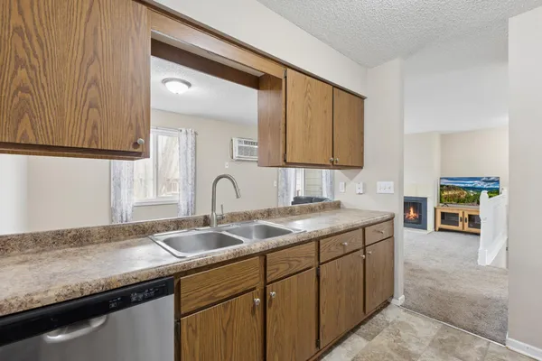 $210,000 | 3 Somerset Drive, Waconia, MN 55387