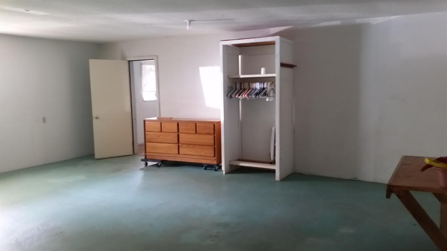 340 Fir Canyon Road Grants Pass, OR 97527 - Photo 25 of 26 Garage