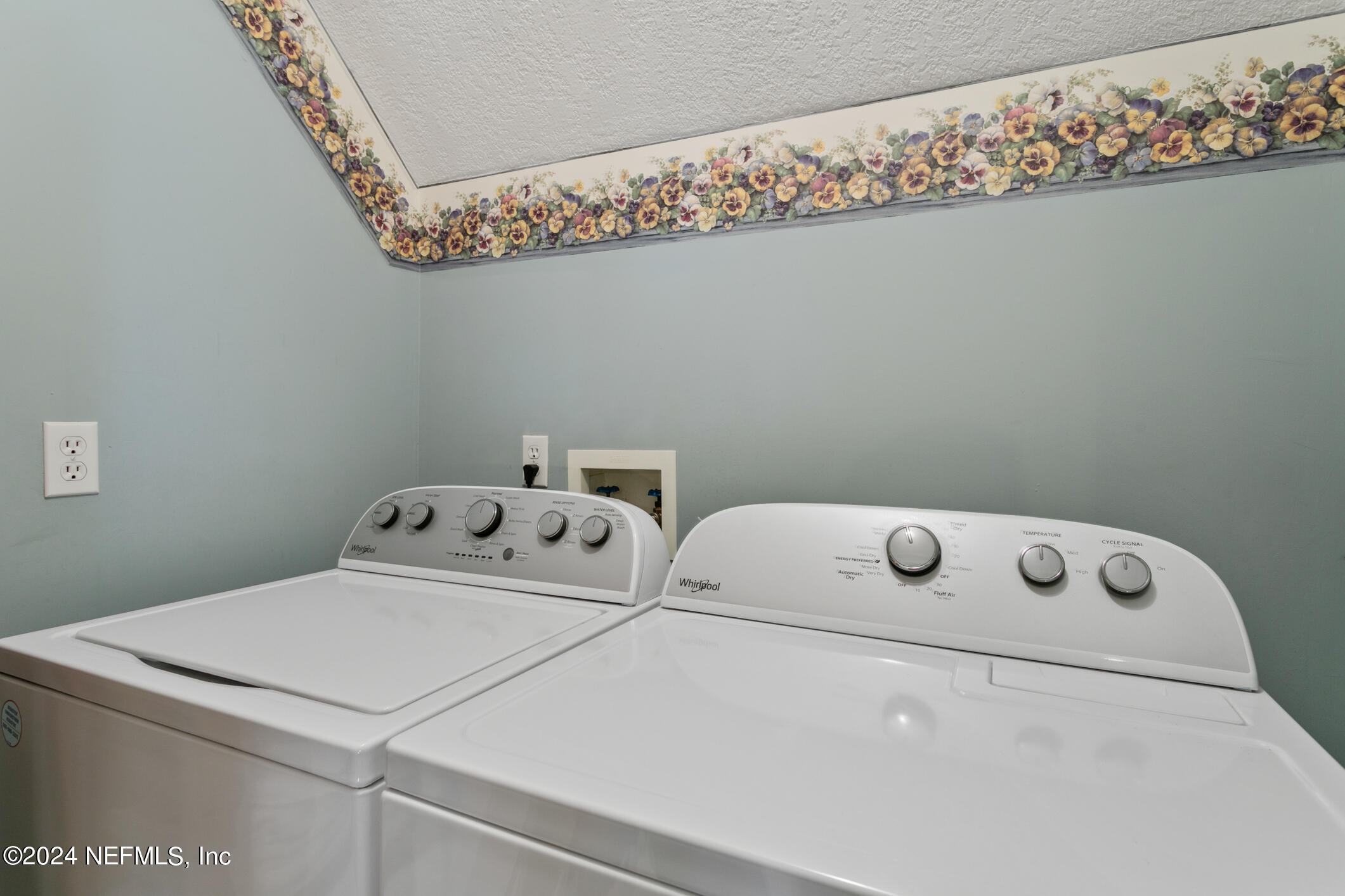 1111 Greenridge Road Jacksonville, FL 32207 - Photo 45 of 73 a utility room with dryer and washer