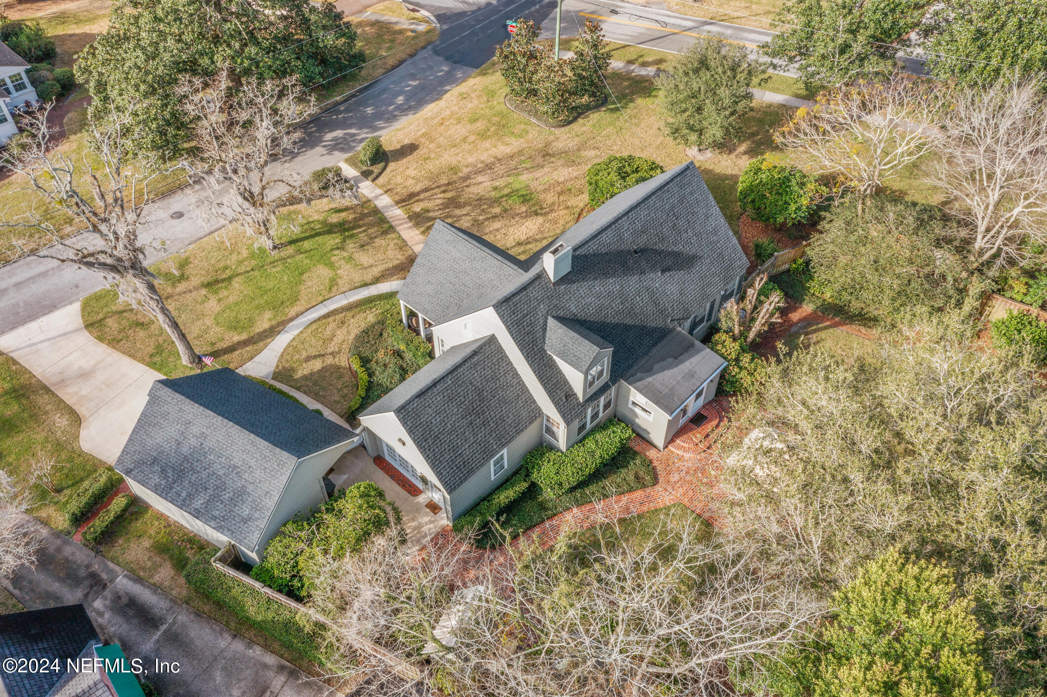 1111 Greenridge Road Jacksonville, FL 32207 - Photo 72 of 73 an aerial view of a house with a yard