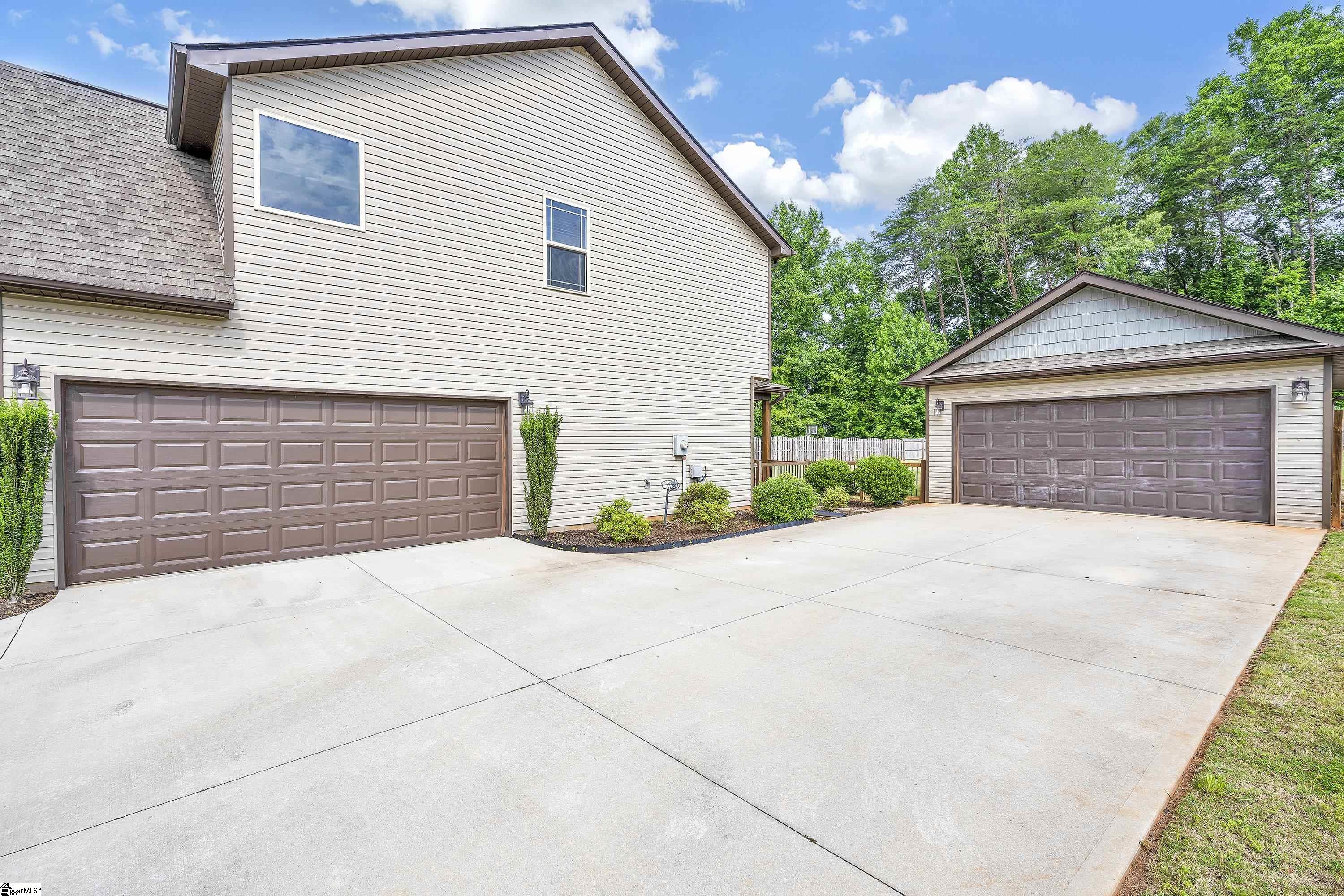 1886 Lake Cunningham Road Greer, SC 29651 - Photo 29 of 32 Gallery Image 29