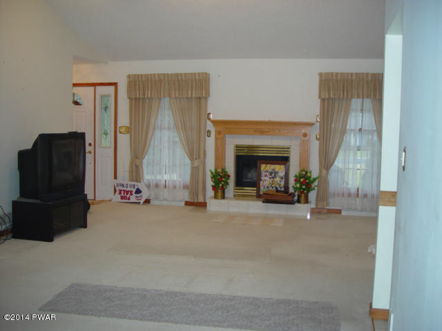 2575 Aberdeen Road Moscow, PA 18444 - Photo 7 of 27