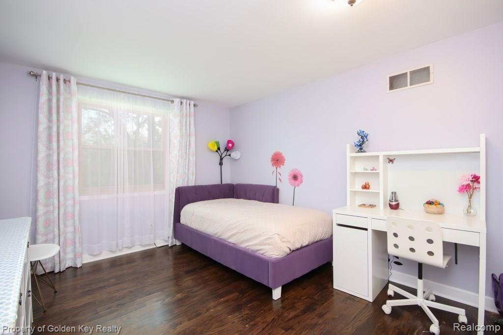 37520 West 8 Mile Road Farmington Hills, MI 48167 - Photo 23 of 26