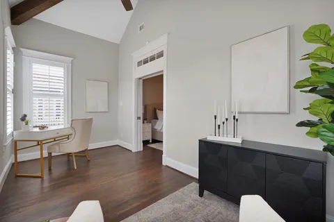 $1,070,000 | 537 West 22nd Street, Houston, TX 77008