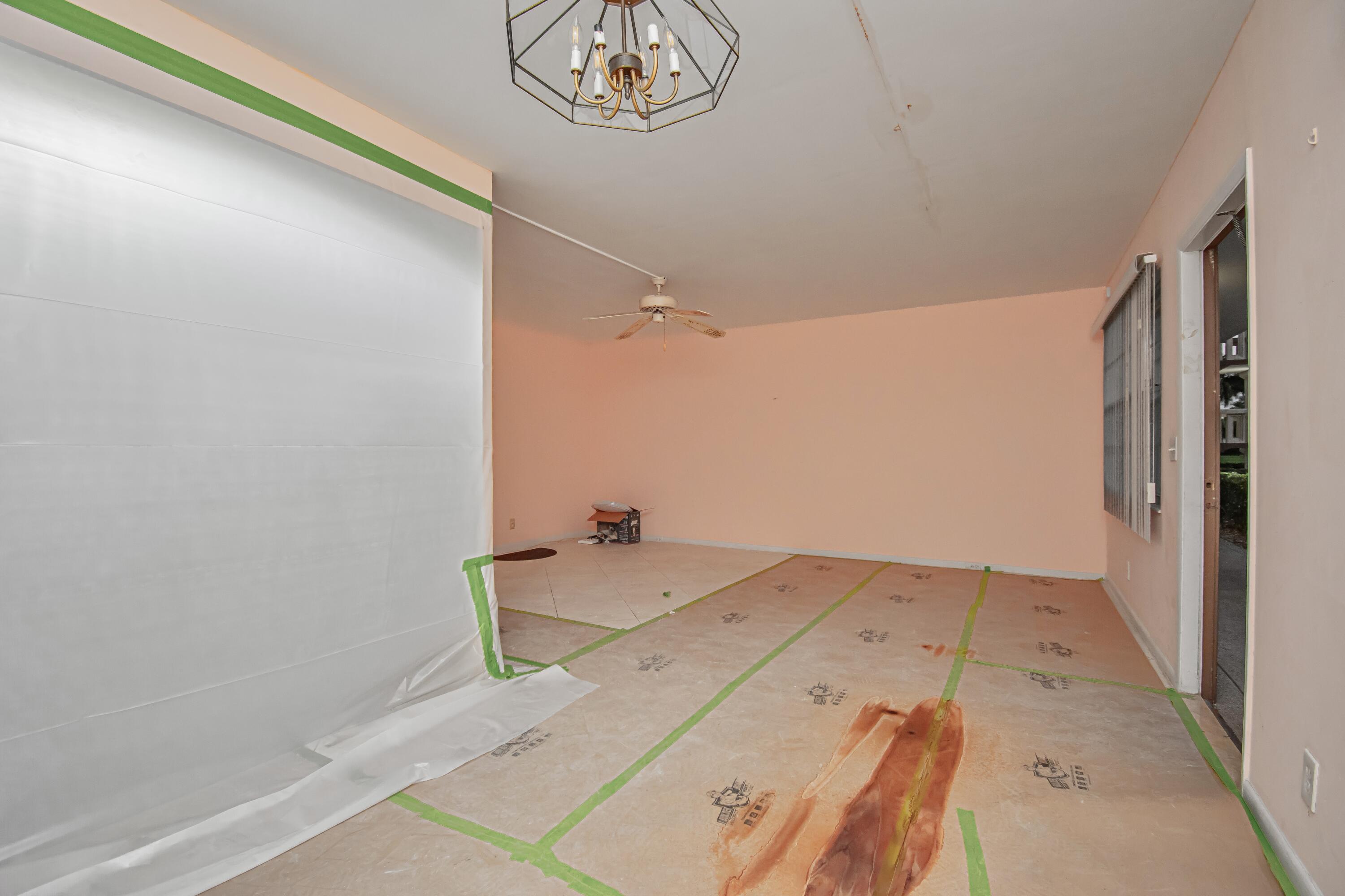 1006 Guildford East Boca Raton, FL 33434 - Photo 15 of 18 0F21191B-4846-4CED-8FCC-8D871145C2F6