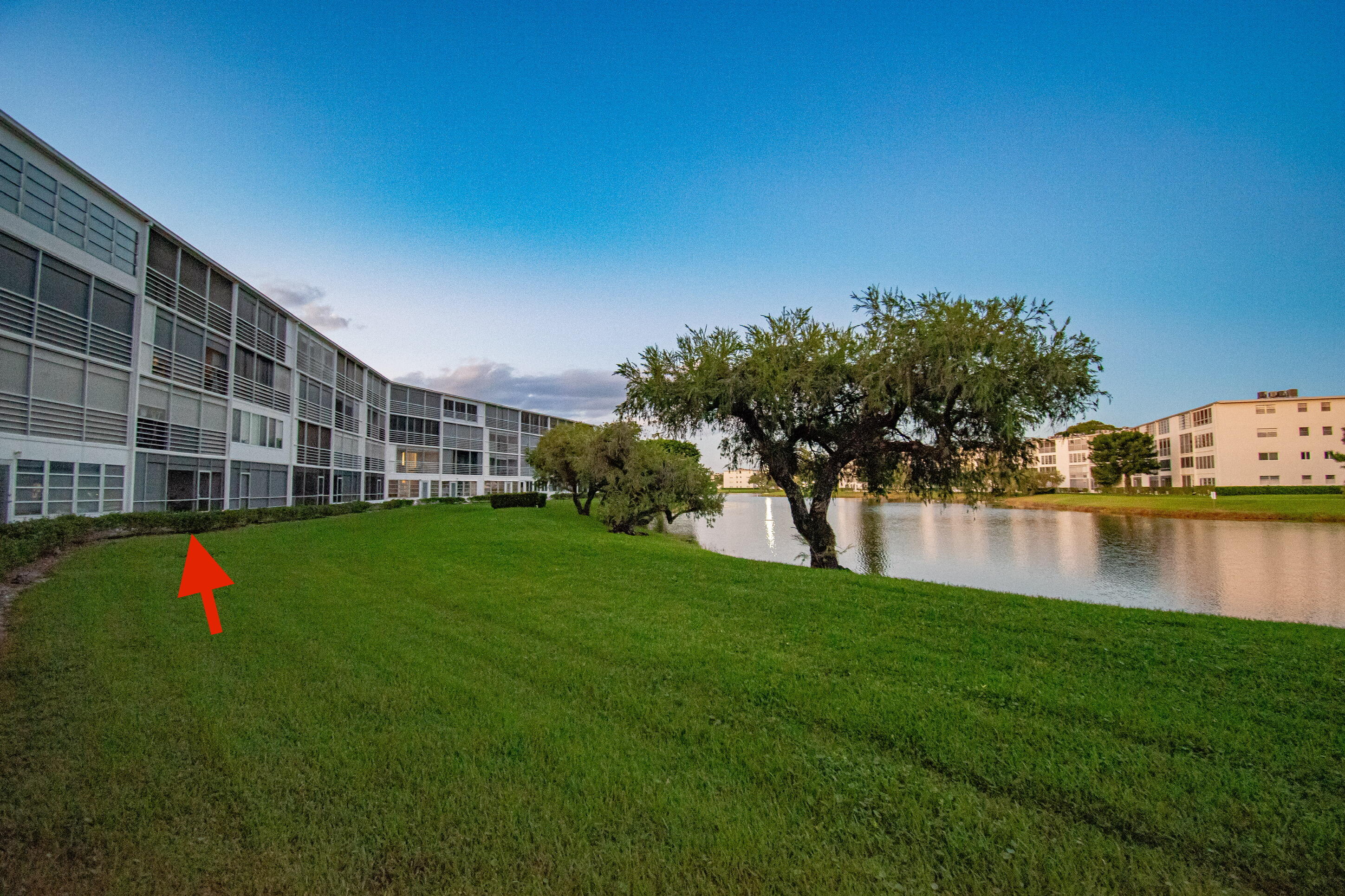 1006 Guildford East Boca Raton, FL 33434 - Photo 4 of 18 DFB7EB84-B82C-49C1-9BFE-C786379762ED