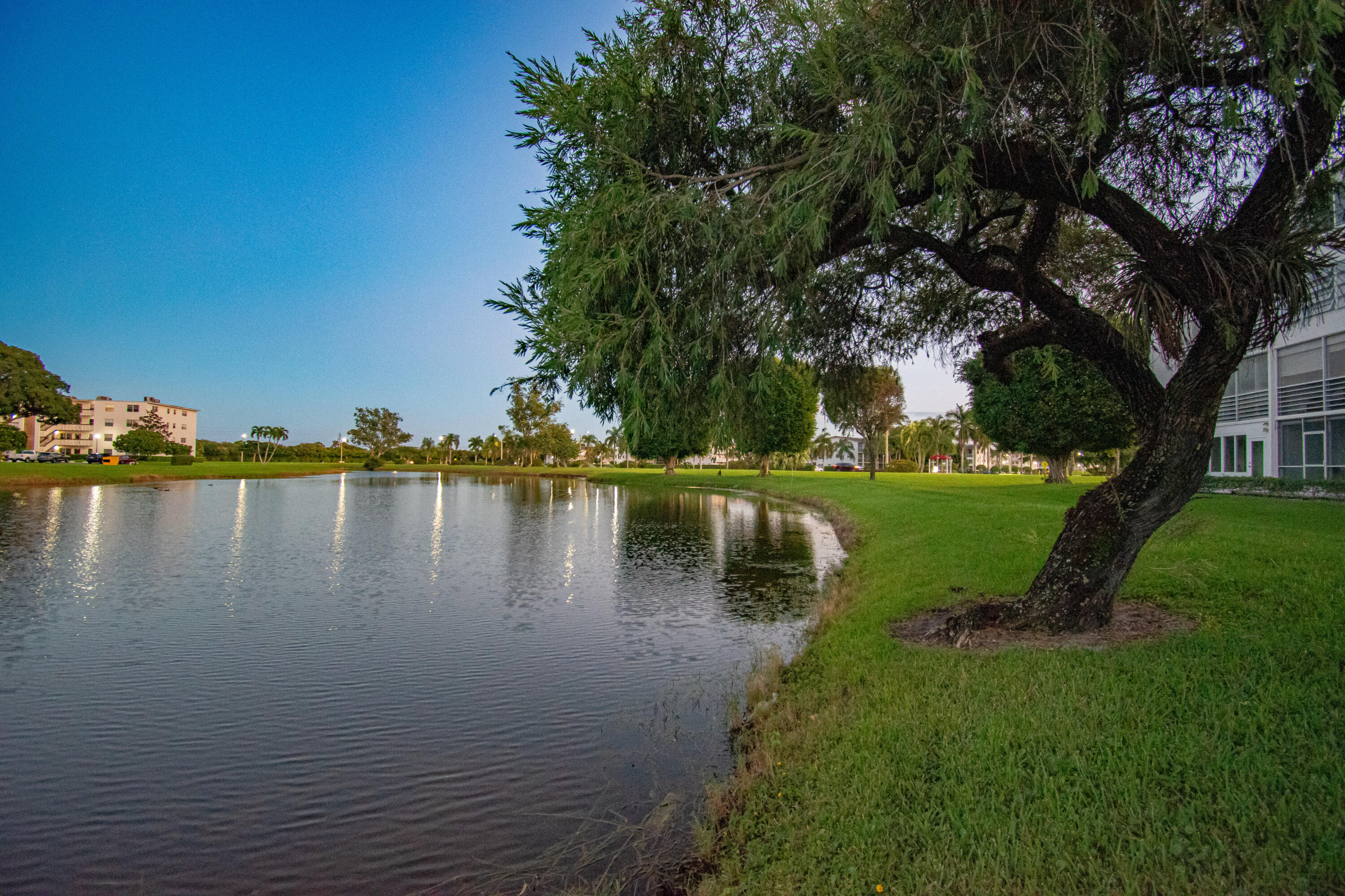 1006 Guildford East Boca Raton, FL 33434 - Photo 5 of 18 707D7606-A305-406C-B706-74B9237F5129