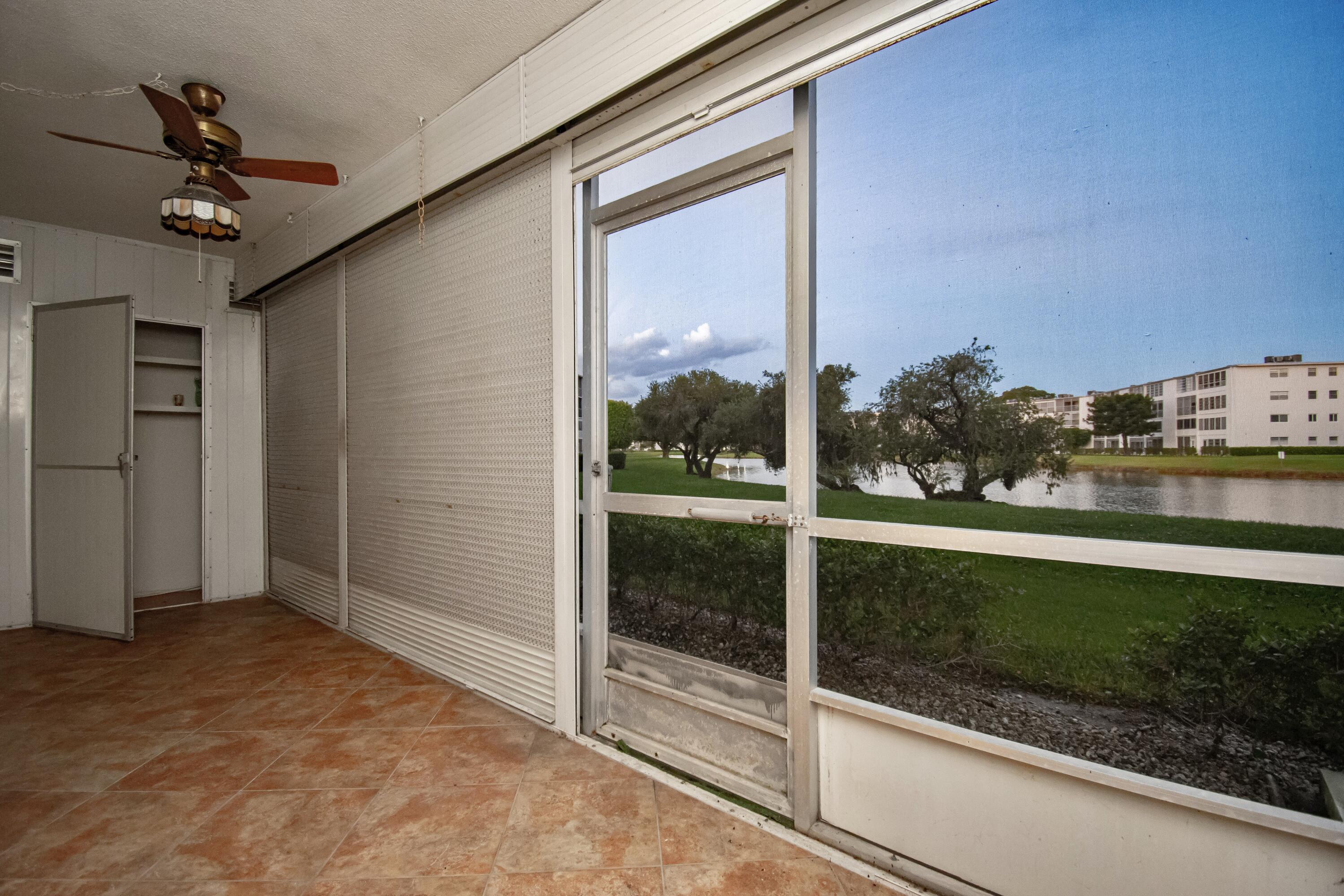 1006 Guildford East Boca Raton, FL 33434 - Photo 10 of 18 73FA6A7D-2AF6-42EB-84D9-960D0F755732