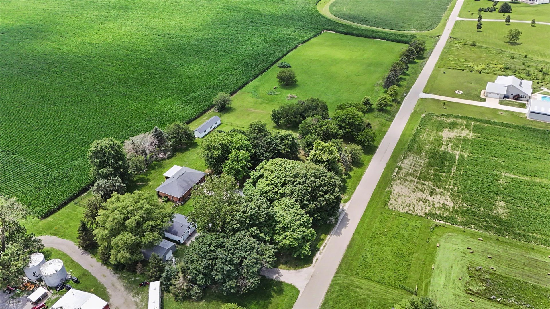 1413 East 2950 North Road Mahomet, IL 61853 - Photo 3 of 51