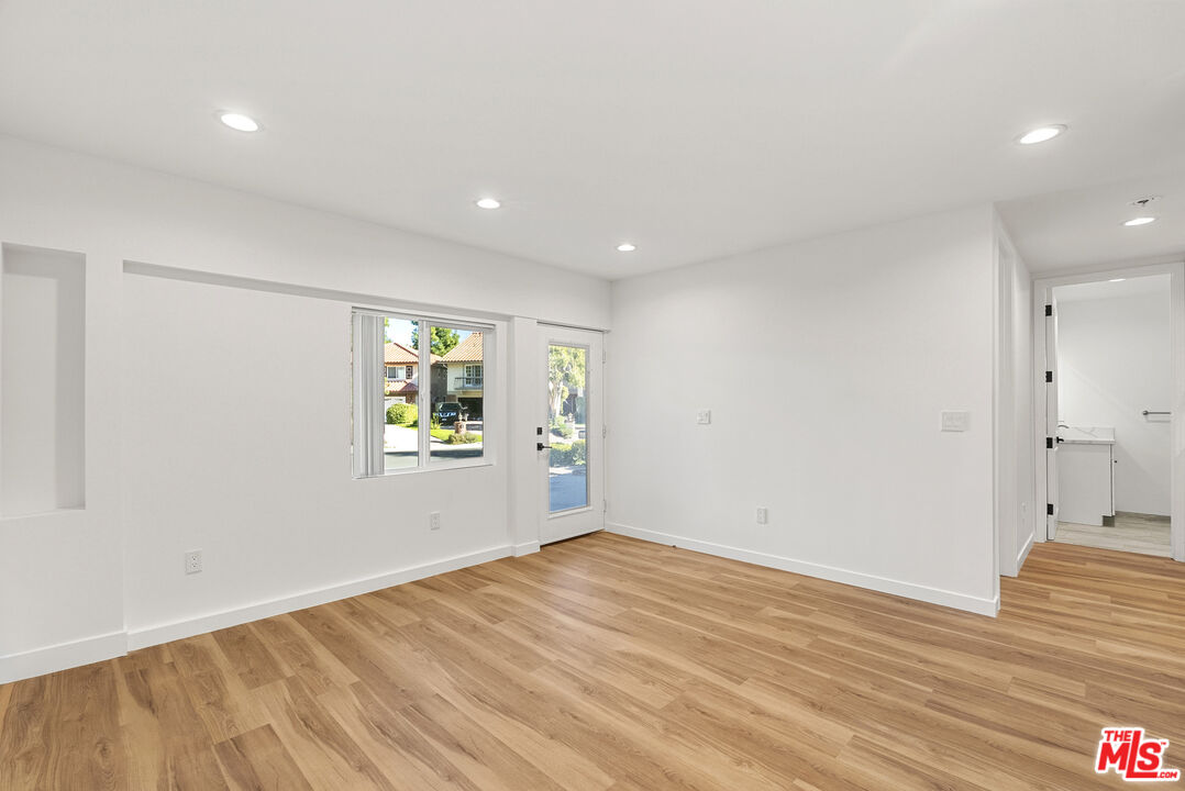 11945 Sonoma Way Porter Ranch, CA 91326 - Photo 5 of 17