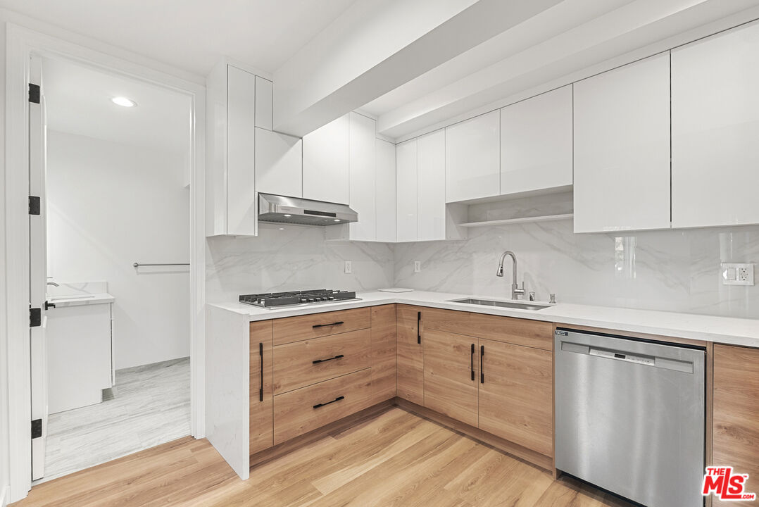 11945 Sonoma Way Porter Ranch, CA 91326 - Photo 6 of 17