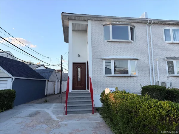 $2,800 | 239-13 86th Avenue, Unit 2 | Bellerose