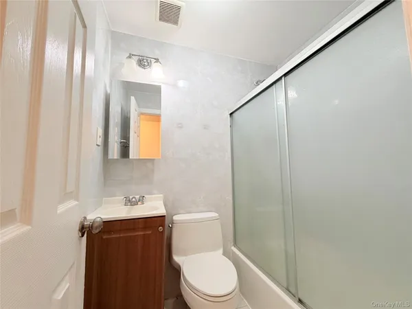 $2,800 | 239-13 86th Avenue, Unit 2 | Bellerose