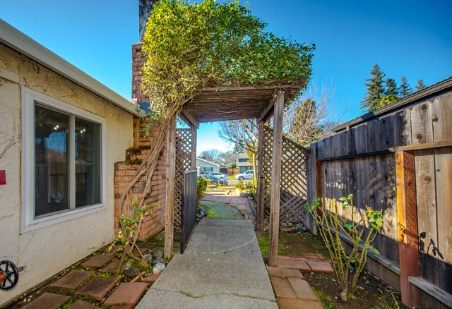 $460,000 | 605 Connor Lane, Woodland, CA 95695