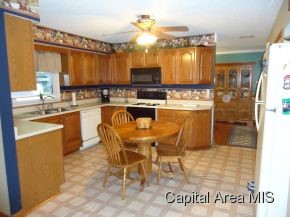 46 Axline Road Chatham, IL 62629 - Photo 8 of 24 Gallery Image 8