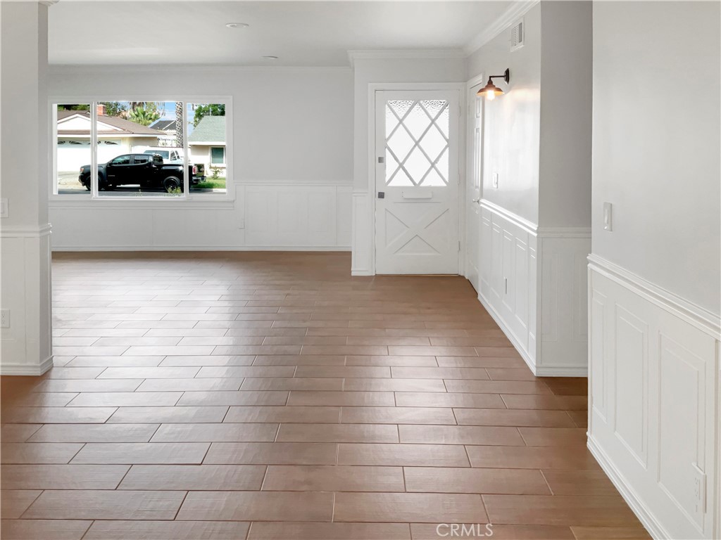 6376 Westview Drive Riverside, CA 92506 - Photo 12 of 23 a view of a livingroom with wooden floor