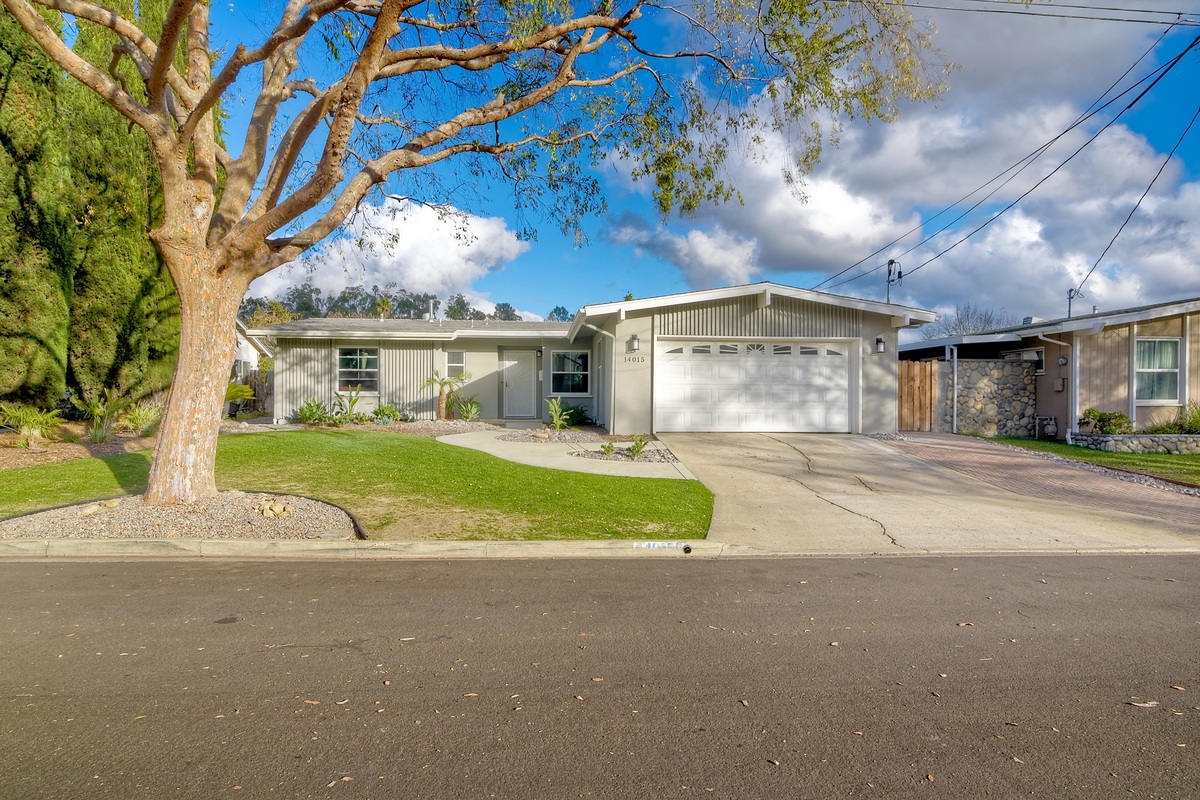 14015 Halper Road Poway, CA 92064 - Photo 1 of 24