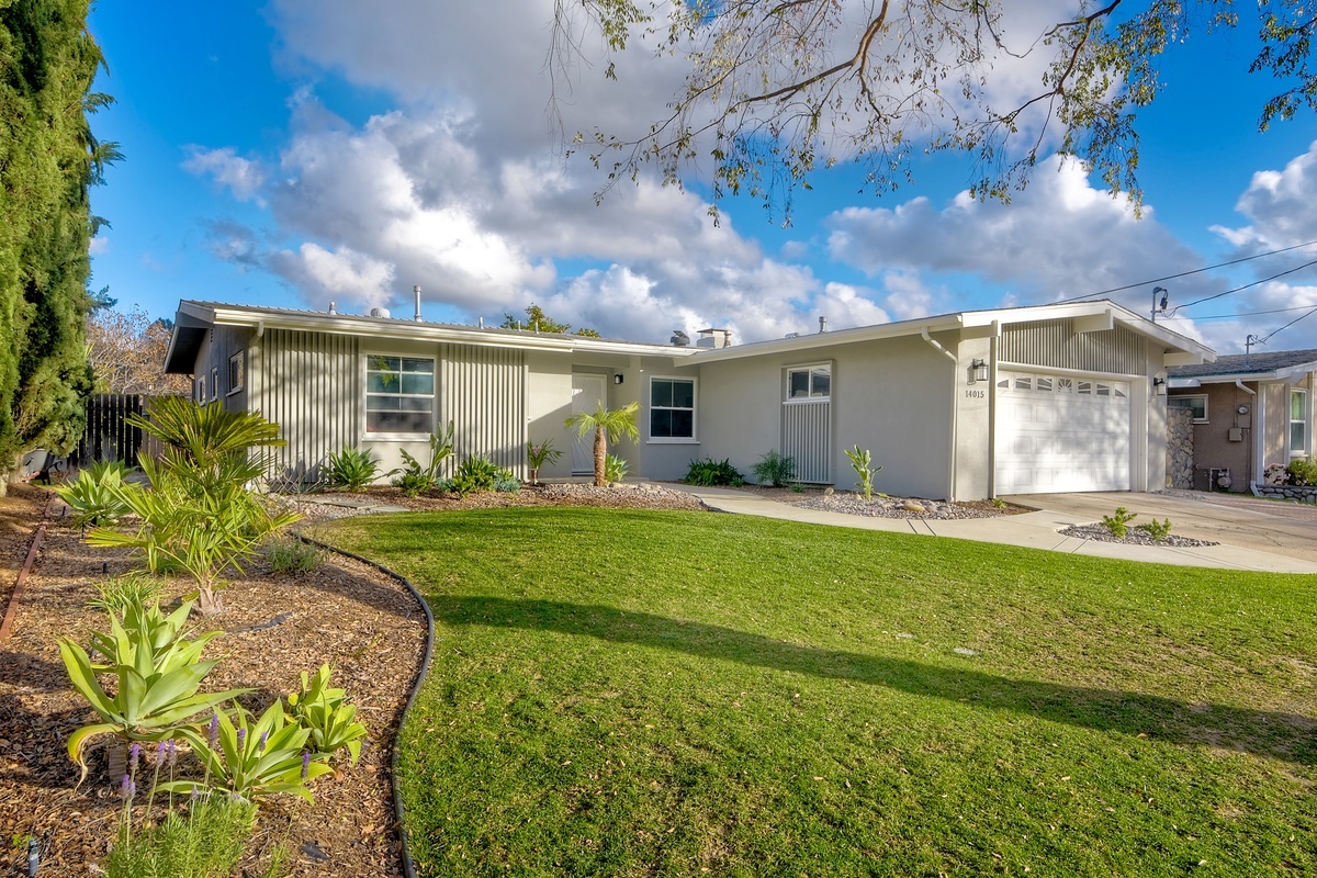 14015 Halper Road Poway, CA 92064 - Photo 2 of 24