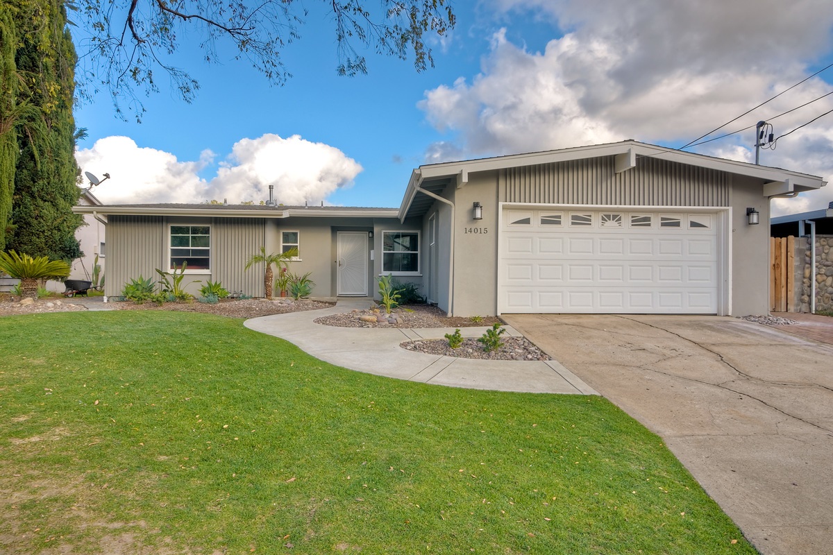 14015 Halper Road Poway, CA 92064 - Photo 4 of 24