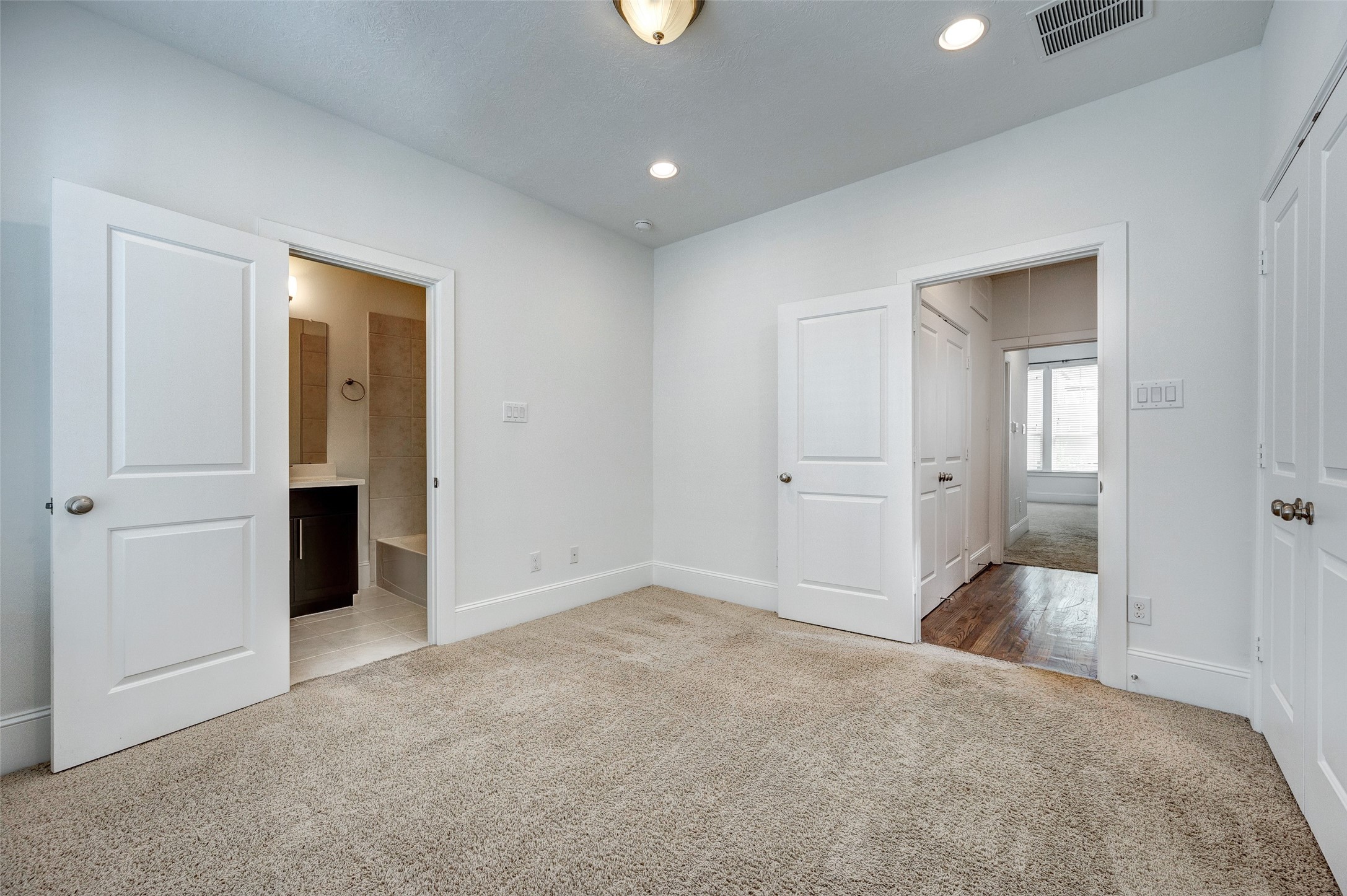 1413 Patterson Street Houston, TX 77007 - Photo 37 of 37 This home is very light and bright with an all inclusive floor plan