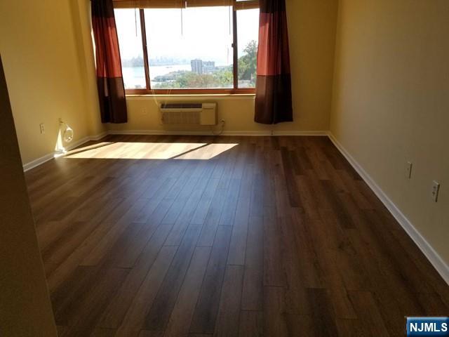 100 Old Palisade Road, Unit 702 Fort Lee, NJ 07024 - Photo 10 of 37