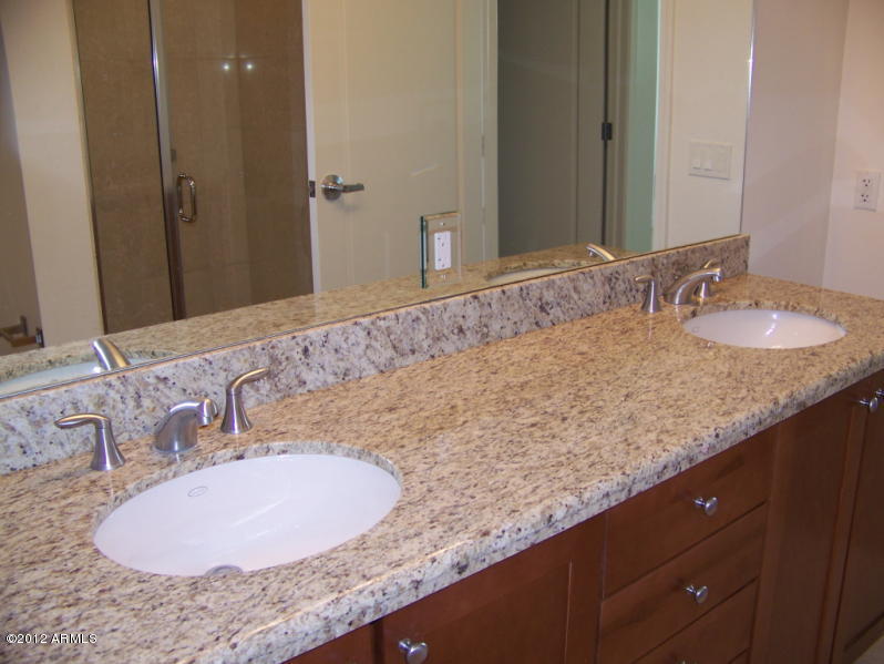 310 South 4th Street, Unit 1304 Phoenix, AZ 85004 - Photo 6 of 15 Master Bathroom