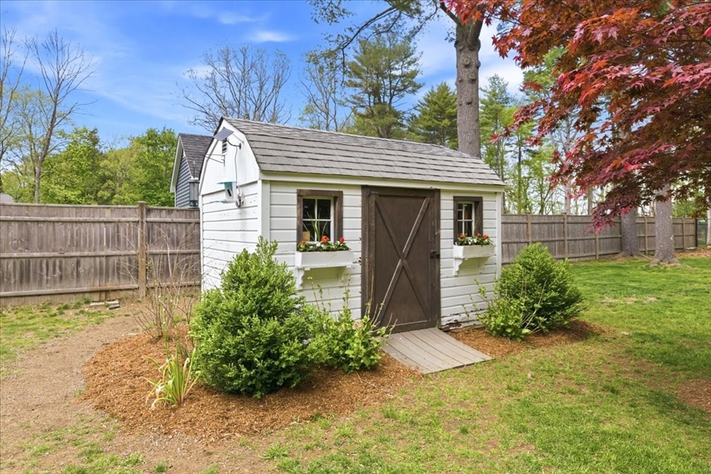 560 Common Street Walpole, MA 02081 - Photo 39 of 42 Gallery Image 39