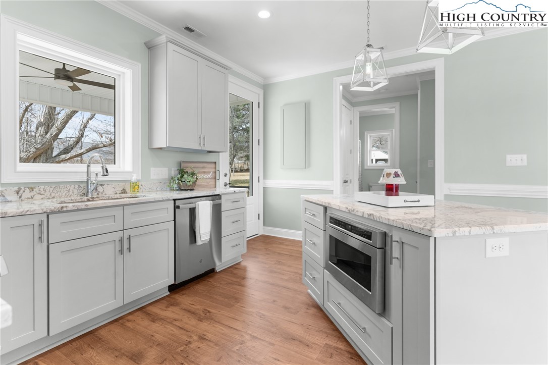 219 Grayson Street Sparta, NC 28675 - Photo 16 of 31