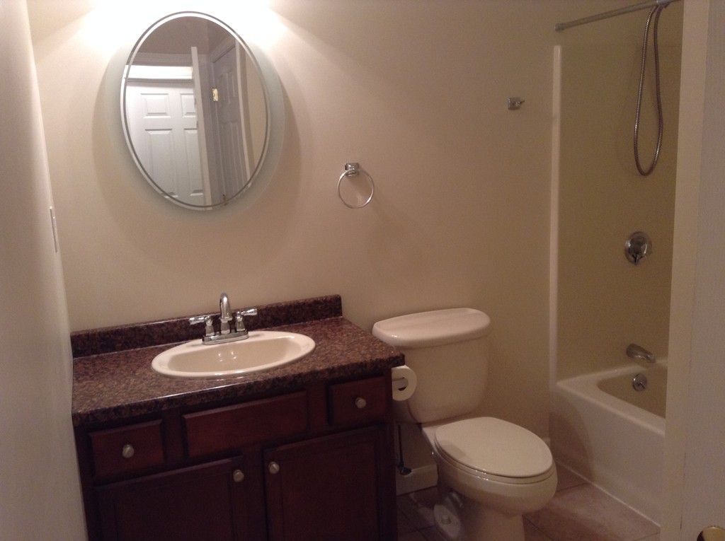 14 Mount Vernon Road Chicopee, MA 01013 - Photo 10 of 18 Gallery Image 10
